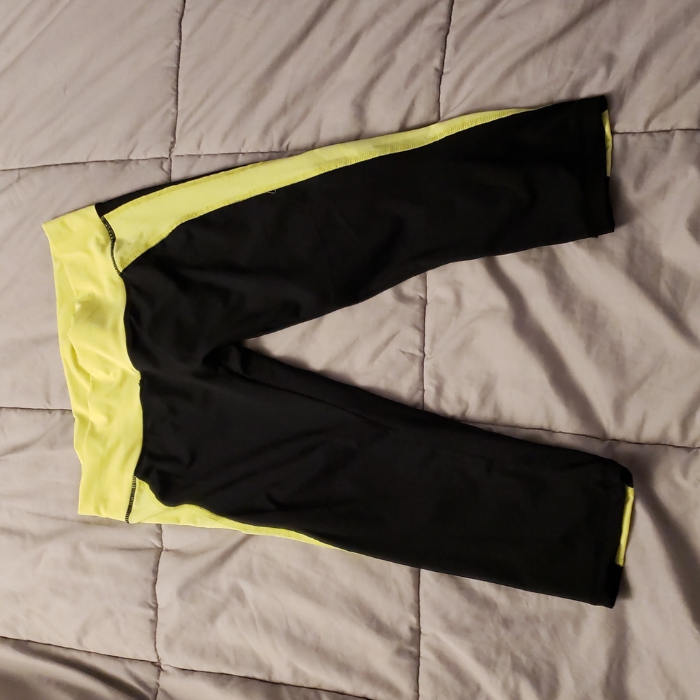 Gym capris only wore once.great shape
